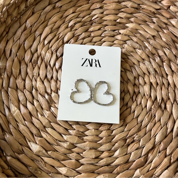NWT Zara Silver Color Heart Earrings - Picture 8 of 8